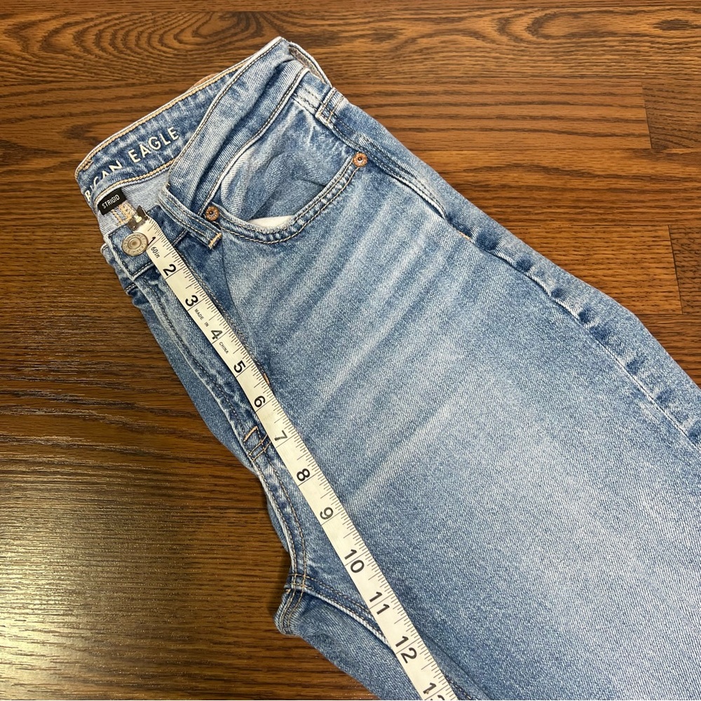 American Eagle Strigid Mom Jean size Estimated 4 - Picture 9 of 13